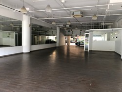Automobile Megamart (D14), Warehouse #190689992